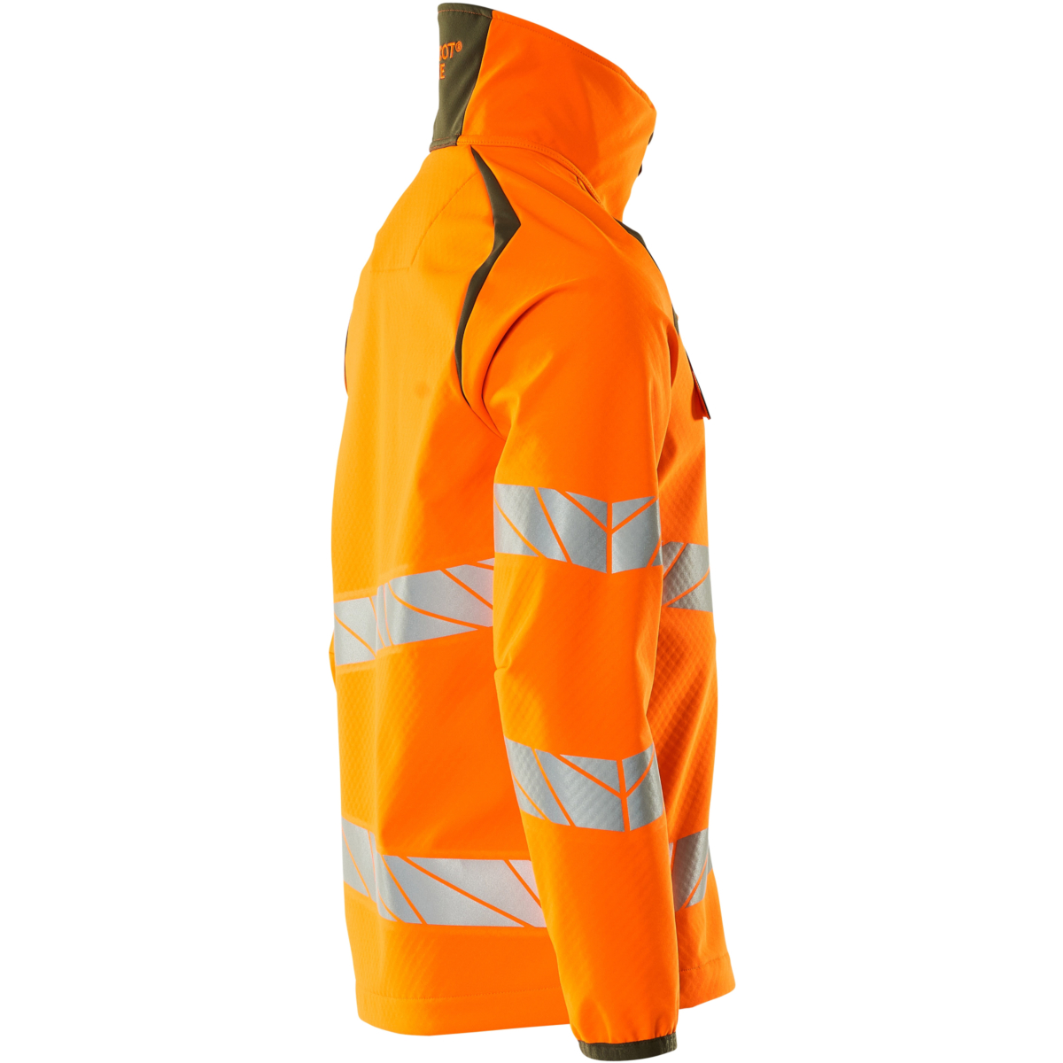 ソフトシェルジャケット