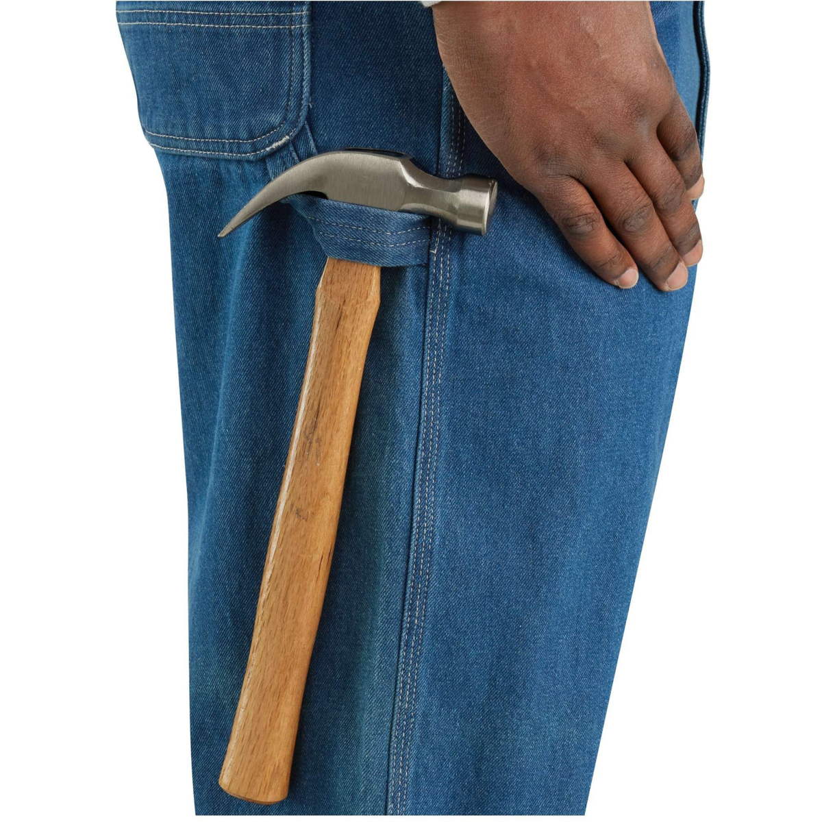 ルーズフィットのデニムビブオーバーオール